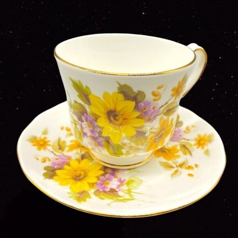 Vintage Royal Winchester England Bone China Tea Cup Saucer Yellow Flower‎ 3”W